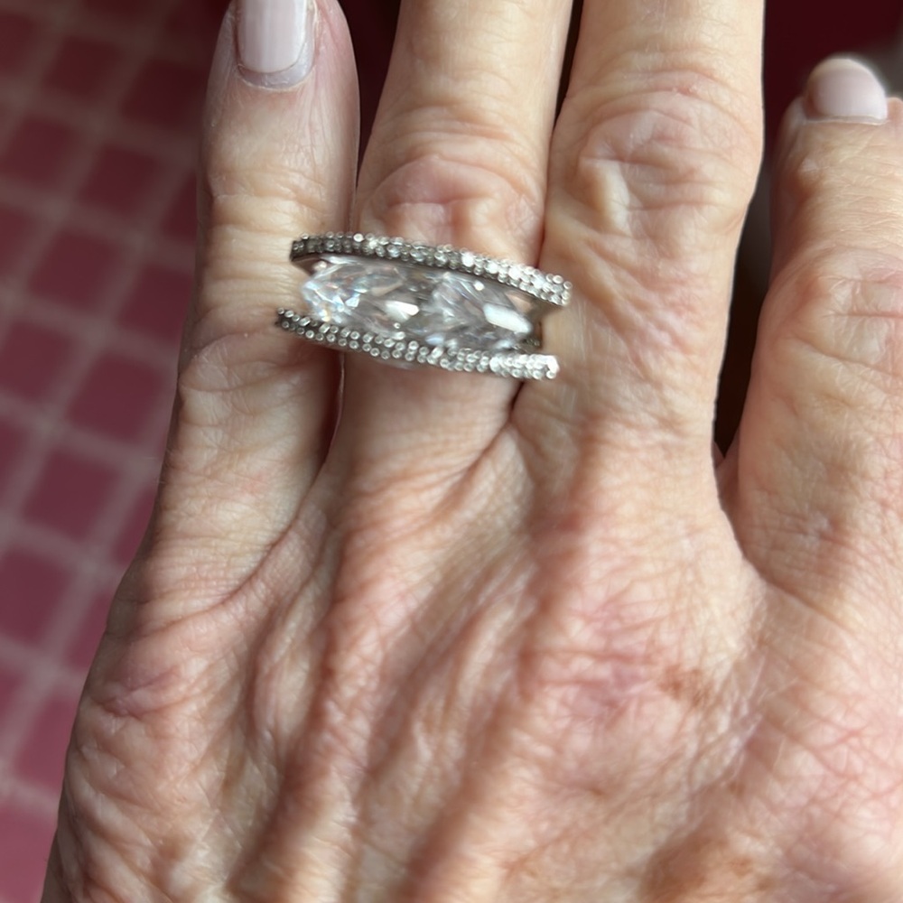 Elegant Silver Cubic Zirconia Women's Ring